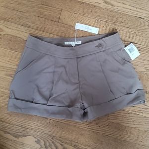 Trina Turk Dune Shorts Size 6 NWT